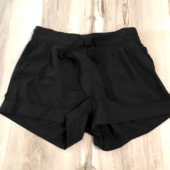 lululemon athletica Pants - Lululemon shorts 🍋